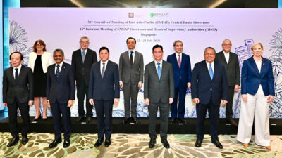 ผู้ว่าการธนาคารกลางเข้าร่วมการประชุม EMEAP ที่สิงคโปร์